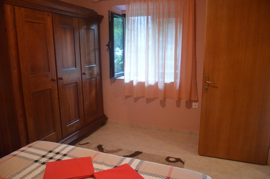 Apartments Bucin Kotor Luaran gambar