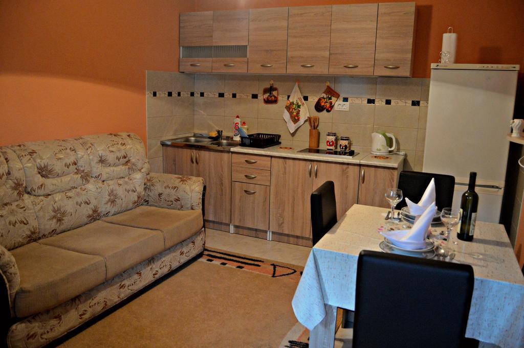 Apartments Bucin Kotor Luaran gambar