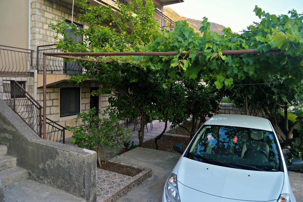 Apartments Bucin Kotor Luaran gambar